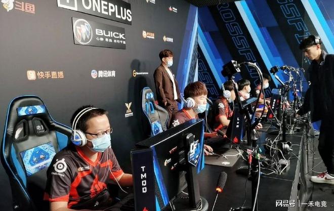 在副标题和 在副标题和